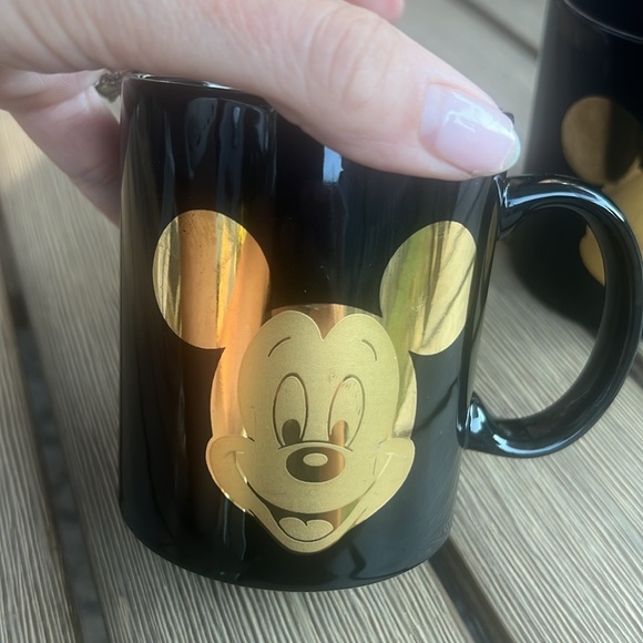 Two Mickey Mouse mugs - Picture 2 of 5
